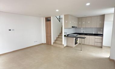 Casa Moderna a Estrenar de 3 Pisos | Luz Natural y Diseño Contemporáneo