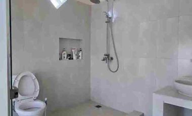 RUMAH LANTAI 2 DAN RUKO DI LC DAUH WARU JEMBRANA BALI