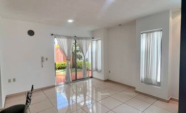 Amplia casa en San Antonio de Ayala