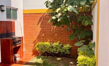 Amplia casa en San Antonio de Ayala