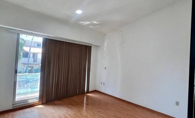 Amplia casa en San Antonio de Ayala