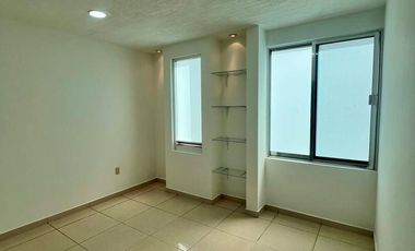 Amplia casa en San Antonio de Ayala