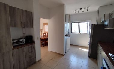 RENTA DEPARTAMENTO AMOBLADO EN CDLA. UNIVERSITARIA DE MANTA