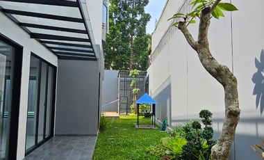 Dijual Rumah Mewah Full Furnished Siap Huni Modern Minimalis Lokasi di Padasaluyu Utara Bandung