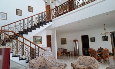 DISEWAKAN RUMAH PAKUWON INDAH VILLA REGENCY - FULL FURNISHED MEWAH