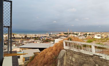 RENTA DEPARTAMENTO CENTRO DE MANTA CERCA DE ÁREA COMERCIAL