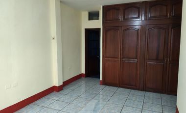 RENTA DEPARTAMENTO CENTRO DE MANTA CERCA DE ÁREA COMERCIAL