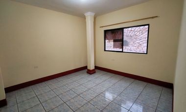 RENTA DEPARTAMENTO CENTRO DE MANTA CERCA DE ÁREA COMERCIAL