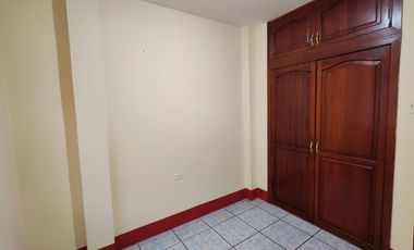 RENTA DEPARTAMENTO CENTRO DE MANTA CERCA DE ÁREA COMERCIAL