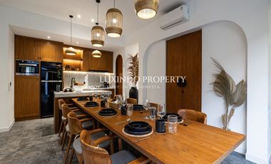 ELEGANT LIVING STEPS FROM BATU BOLONG BEACH