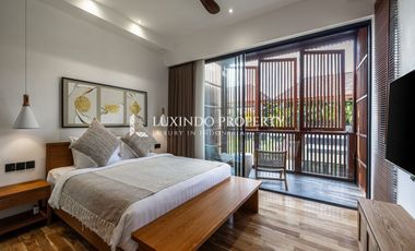 ELEGANT LIVING STEPS FROM BATU BOLONG BEACH