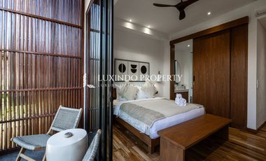 ELEGANT LIVING STEPS FROM BATU BOLONG BEACH