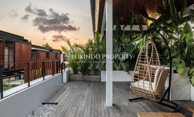 ELEGANT LIVING STEPS FROM BATU BOLONG BEACH