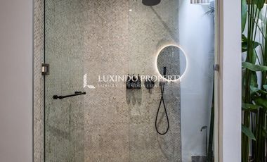 ELEGANT LIVING STEPS FROM BATU BOLONG BEACH