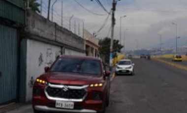 Venta de casa de 421 m2 de construcción con un terreno de 636 m2 en Calderon