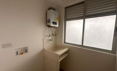 SE ARRIENDA APARTAMENTO MONTEVEDRA CERRITOS