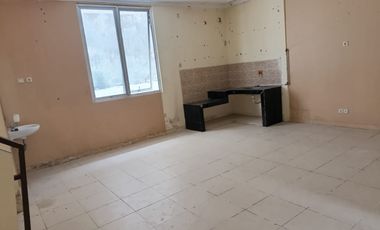 DISEWAKAN / DIJUAL RUKO STRATEGIS – TAMAN CEMARA Cocok untuk usaha, kantor, klinik, salon, atau investasi