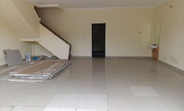DISEWAKAN / DIJUAL RUKO STRATEGIS – TAMAN CEMARA Cocok untuk usaha, kantor, klinik, salon, atau investasi