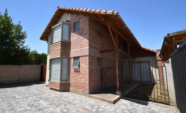 Acogedora casa en Centro Nuevo Machalí, gran ubicación