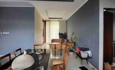 Kebayoran Symphony kolam renang SDH renov total siap huni