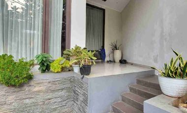 Kebayoran Symphony kolam renang SDH renov total siap huni