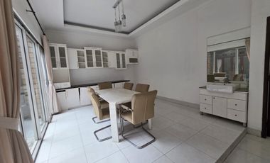 DISEWAKAN RUMAH KANTOR CANTIK 2 LANTAI JATIWARINGIN JAKARTA TIMUR