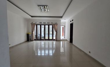 DISEWAKAN RUMAH KANTOR CANTIK 2 LANTAI JATIWARINGIN JAKARTA TIMUR