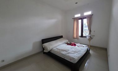 DISEWAKAN RUMAH KANTOR CANTIK 2 LANTAI JATIWARINGIN JAKARTA TIMUR