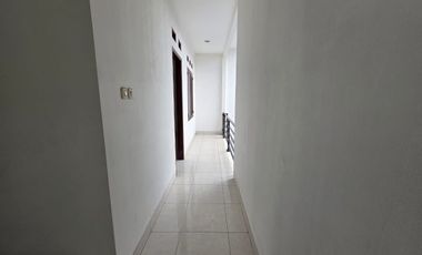 DISEWAKAN RUMAH KANTOR CANTIK 2 LANTAI JATIWARINGIN JAKARTA TIMUR