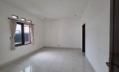 DISEWAKAN RUMAH KANTOR CANTIK 2 LANTAI JATIWARINGIN JAKARTA TIMUR