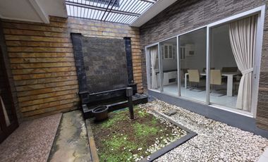 DISEWAKAN RUMAH KANTOR CANTIK 2 LANTAI JATIWARINGIN JAKARTA TIMUR