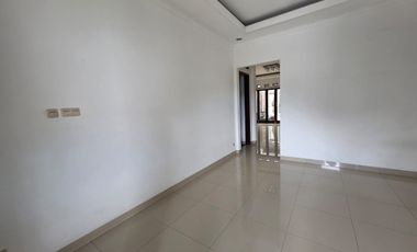 DISEWAKAN RUMAH KANTOR CANTIK 2 LANTAI JATIWARINGIN JAKARTA TIMUR
