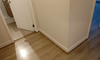 METRO SANTA LUCIA ARRIENDO DEPTO 1 DORM PISO 2