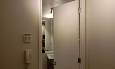 METRO SANTA LUCIA ARRIENDO DEPTO 1 DORM PISO 2