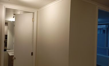 METRO SANTA LUCIA ARRIENDO DEPTO 1 DORM PISO 2