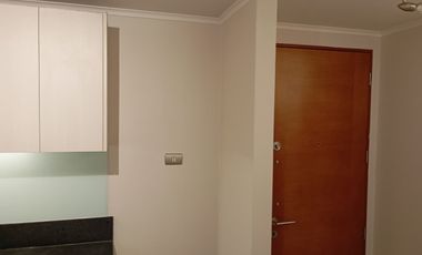 METRO SANTA LUCIA ARRIENDO DEPTO 1 DORM PISO 2