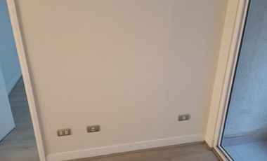 METRO SANTA LUCIA ARRIENDO DEPTO 1 DORM PISO 2