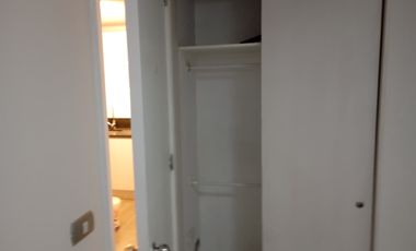 METRO SANTA LUCIA ARRIENDO DEPTO 1 DORM PISO 2