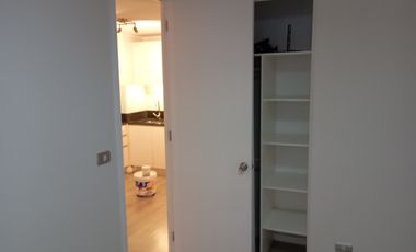 METRO SANTA LUCIA ARRIENDO DEPTO 1 DORM PISO 2