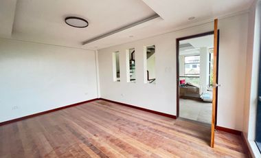 For Sale 4 Storey Modern Townhouse in Morningside Terrace Subd. Sta Mesa, Manila. KSA