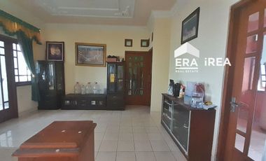 RUANG USAHA DAN RUMAH DIJUAL DI KARANGANYAR DEKAT LAPANGAN JATI JATEN