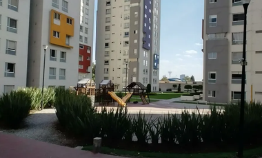 Renta departamento con excelente ubicación en 