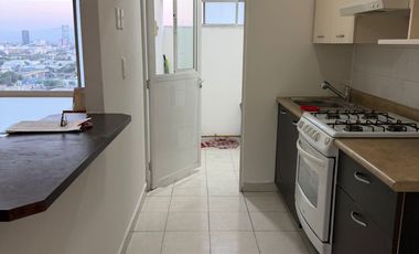 Renta departamento con excelente ubicación en 