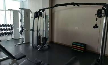 Renta departamento con excelente ubicación en 