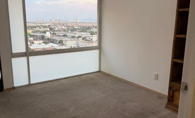 Renta departamento con excelente ubicación en 