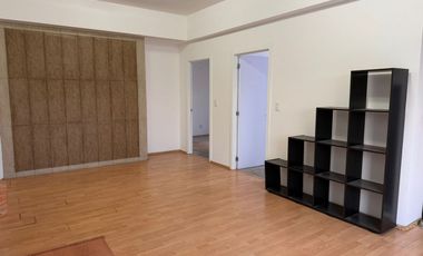 Renta departamento con excelente ubicación en 