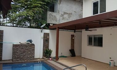 ALQUILER DE MODERNA CASA EN URB PRIVADA PORTON DEL RIO VICRIEL