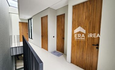 DIJUAL / DISEWAKAN RUMAH BARU DEKAT PUSAT BISNIS SOLO BARU