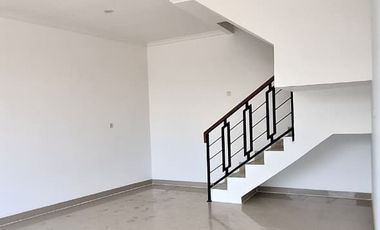 Ruko disewakan,bangunan 3 lantai, starategis di cisalak  cimanggis depok