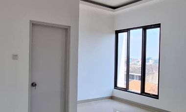 Ruko disewakan,bangunan 3 lantai, starategis di cisalak  cimanggis depok